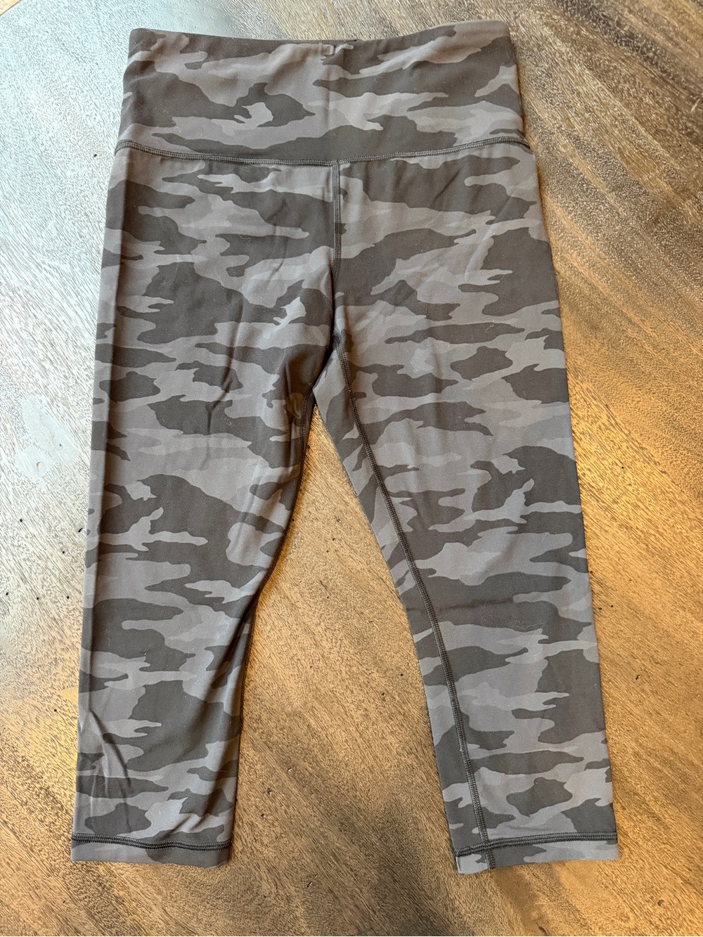 Athleta Gray Camo Elation Capri Leggings